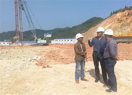 欧志永总司理到三江易地扶贫项目调研