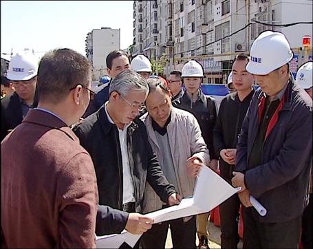 刘可：周全加速施工进度，，为自治区60周年献礼