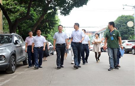 自治区国资委督查组到公司调研“三供一业”疏散移交事情