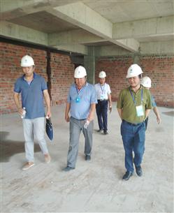 集团公司清静生产检查组到河池市职业教育中心学校项目开展清静生产大检查