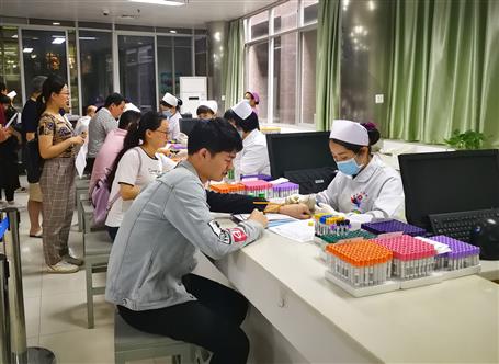 公司组织职工举行康健体检