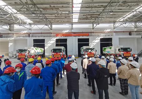 桂华分公司承建的柳州市生涯垃圾焚烧处理工程首批垃圾进场