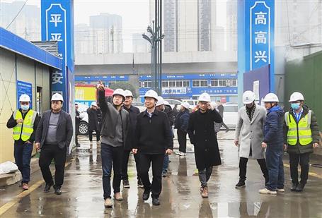 侯立林到桂鸿分公司成都项目调研指导事情