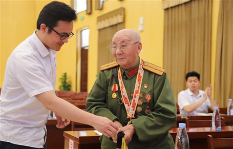 【学党史·守初心】聆听红色故事 感悟革命实力