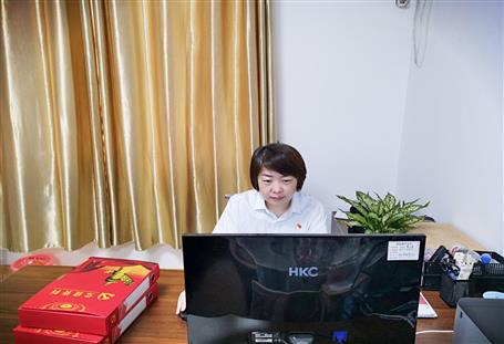 【“两优一先”切记使命作楷模】刘蜜蜜：乐于助人 扎实做事