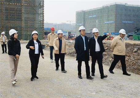 黄鸣带队到冶建公司开展本钱治理专项检查