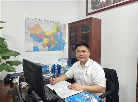【劳动美 树模范】何登培：十年磨砺宝剑锋出