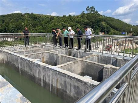 冶建装备装置分公司鹿寨县城南水厂寨沙分厂试水乐成