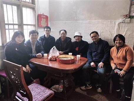 九三学社柳州市委向导到冶建公司走访慰问老社员