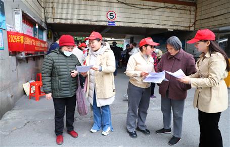 公司团委开展学雷锋自愿服务活动